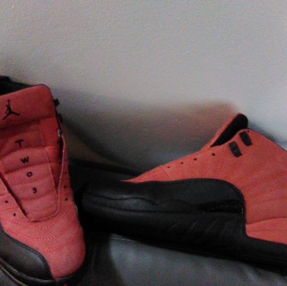 Shoes - Picture 4 of 4